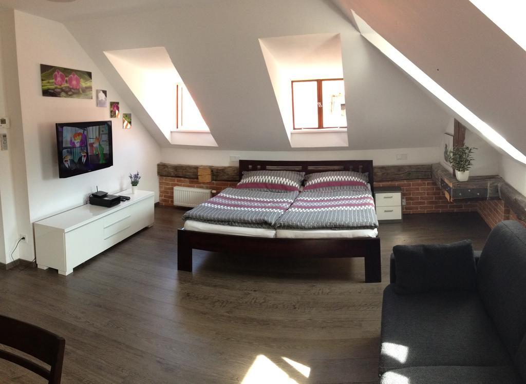 Agnes - Apartments Prag